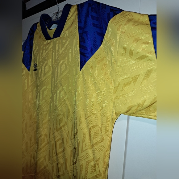 Vintage Umbro soccer jersey - Picture 2 of 15